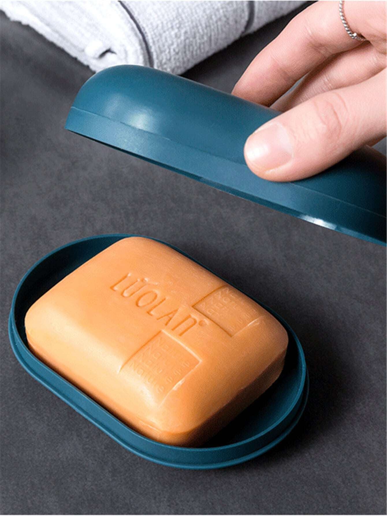 Leaf-Shaped Soap Holder with Suction Cup - Bathroom Soap Dish Tray and Container