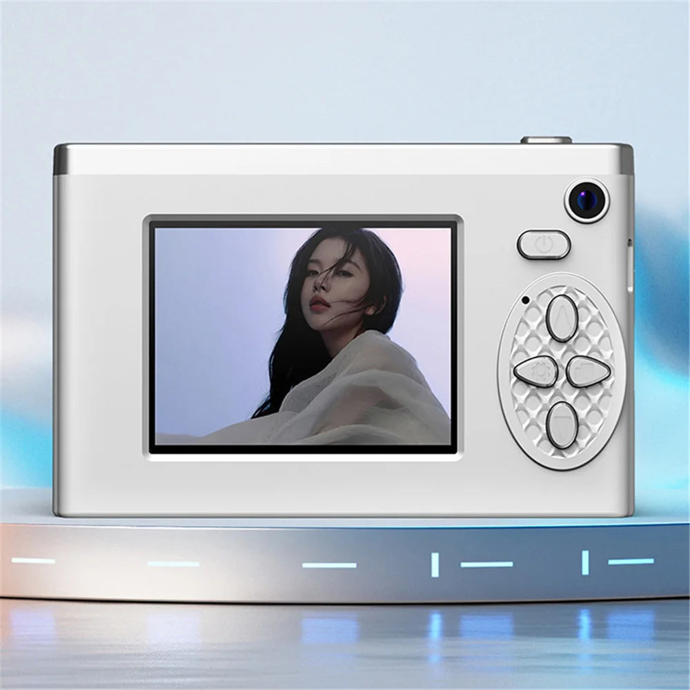 AM200 Retro CCD 4K Camera – 7X Zoom