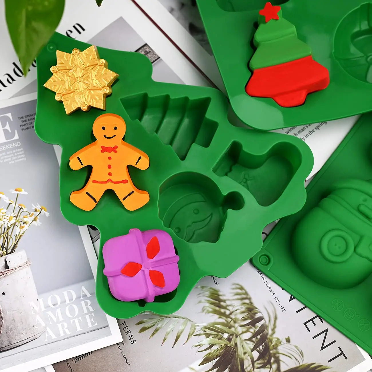 Christmas Silicone Baking Mold – Tree, Santa, Snowman & Gingerbread Shapes for Chocolate & Candy