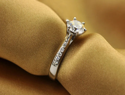 925 Sterling Silver Six‑Claw Classic Ring – Elegant 0.70ct Imitation Diamond Women’s Luxury Jewelry