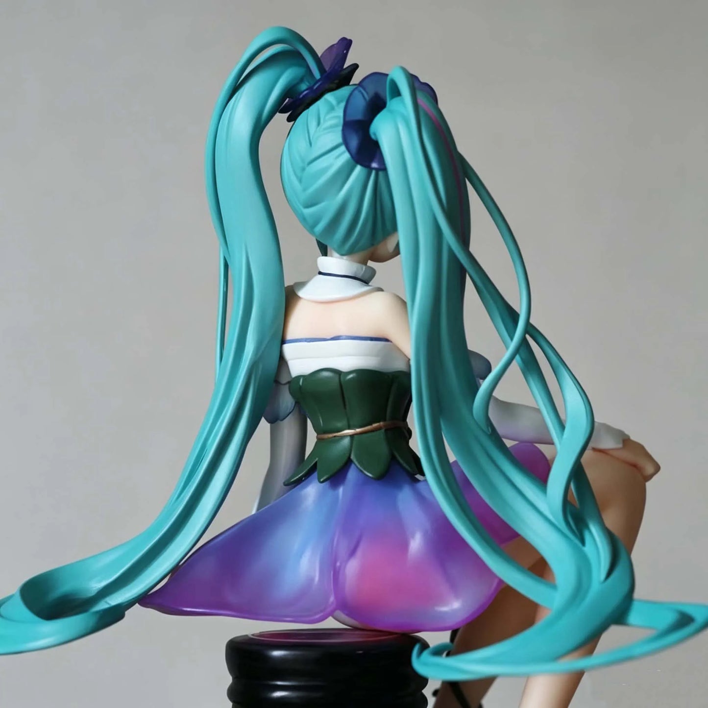 Cute Plastic London Girl / Gorjuss‑Style Figure (6.5cm)