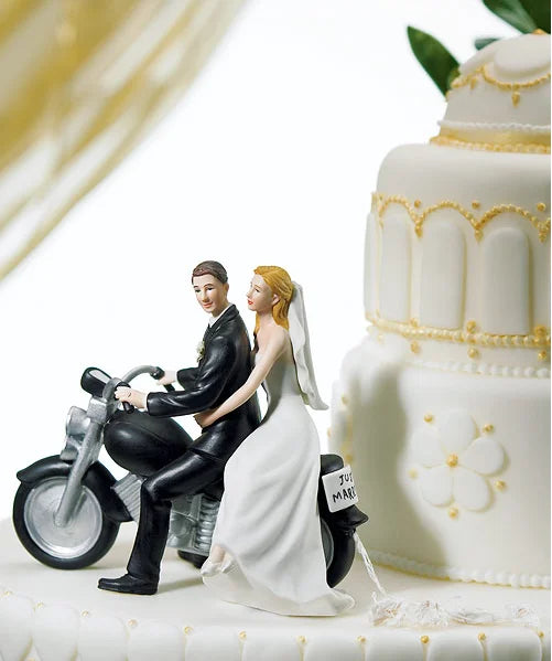 Bride & Groom Wedding Figurine