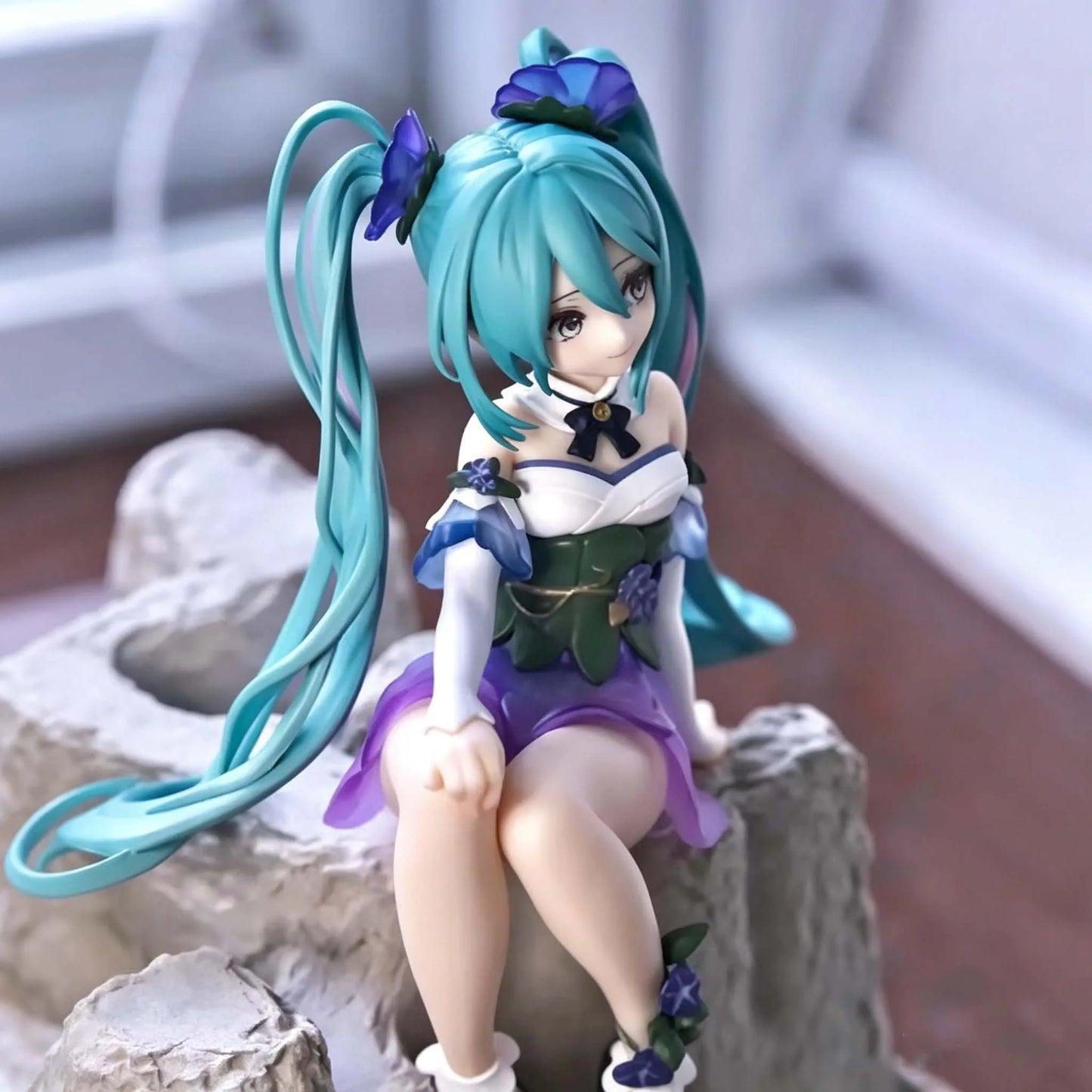 Cute Plastic London Girl / Gorjuss‑Style Figure (6.5cm)