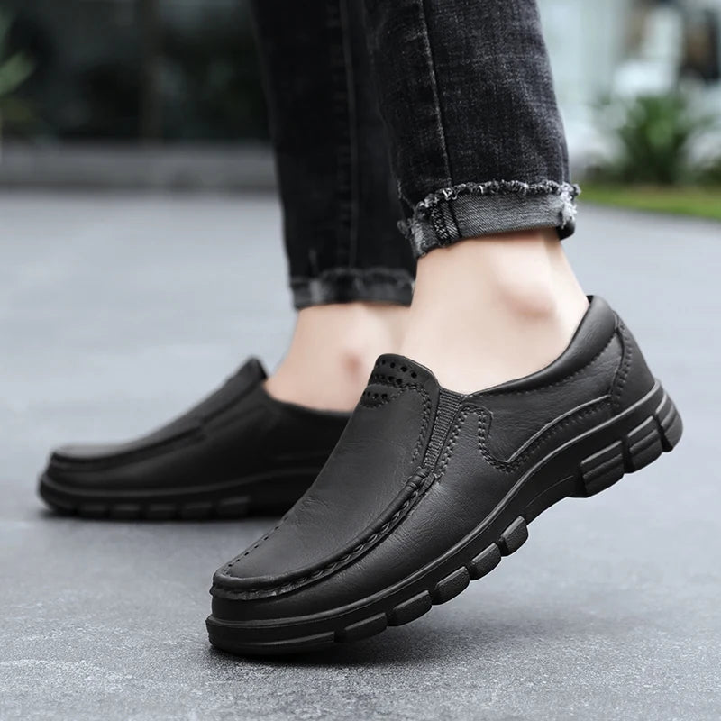 Chef shoes four season new anti slip oil resistant plus size business casual men's work leather shoes fashion comfort soft soled