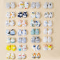 Randomly pack 6 pairs of gloves for babies to prevent face scratching.