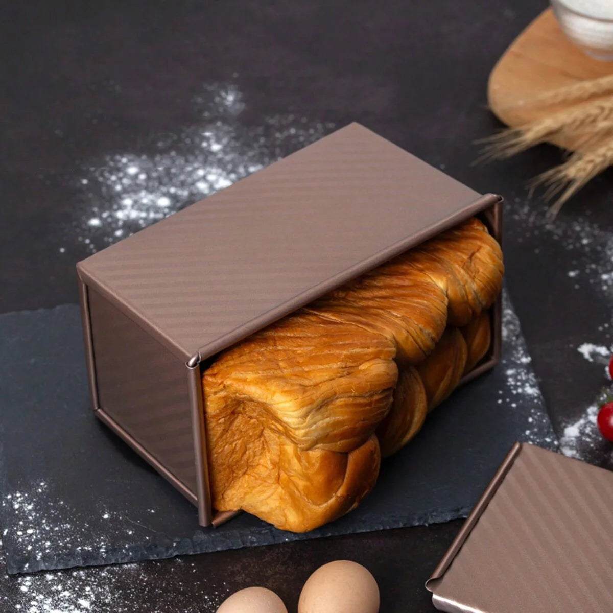 Golden Non‑Stick Loaf Pan with Lid – Easy‑Clean Oven Baking Mold