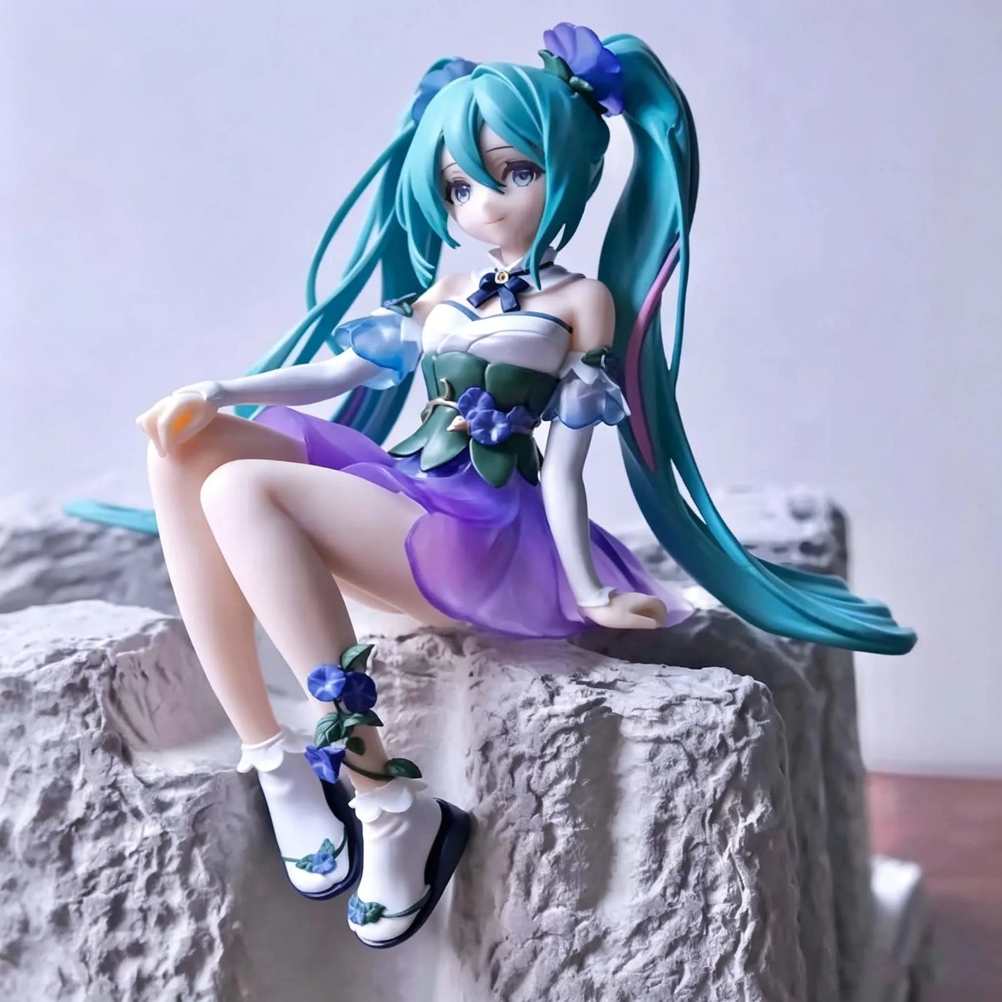 Cute Plastic London Girl / Gorjuss‑Style Figure (6.5cm)