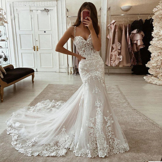 Ivory Mermaid Lace Appliques Tulle Bridal Gowns with Court Train Sweetheart Straps Vintage
