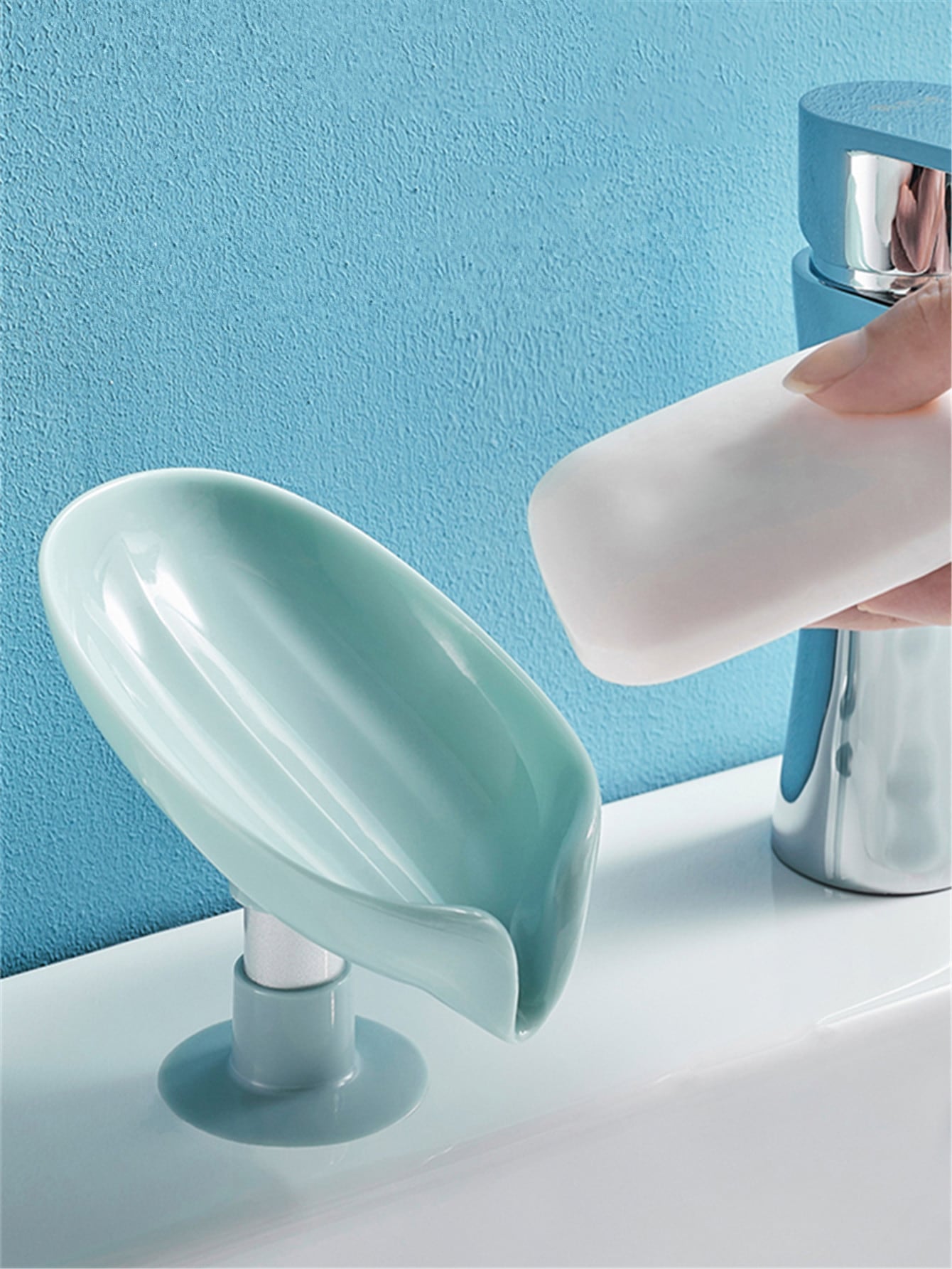 Leaf-Shaped Soap Holder with Suction Cup - Bathroom Soap Dish Tray and Container