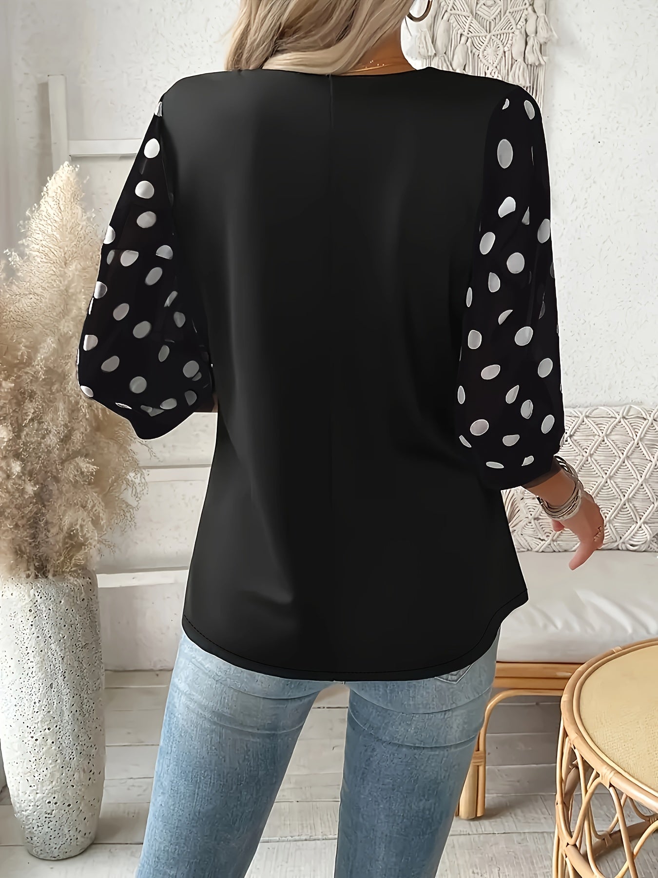 Plus Size V‑Neck Blouse – Lightweight, Breathable Polka Dot Contrast Sleeve Top